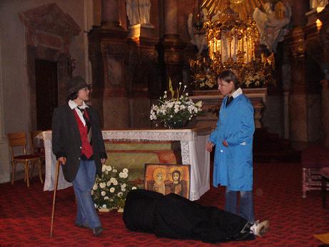 Ain Karim říjen 2008 scénka úmrtí kněze